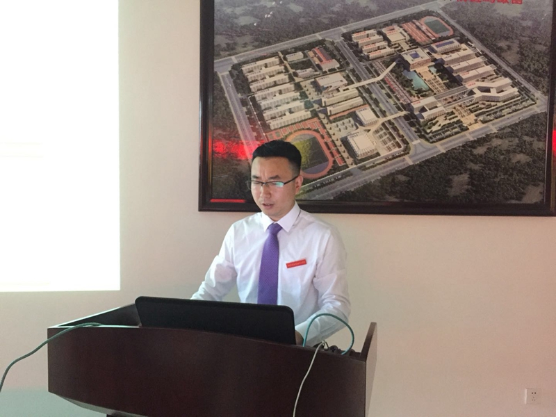 李昌锋汇报工作室建设情况