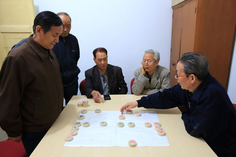 6、离退休教职工象棋赛_副本.jpg