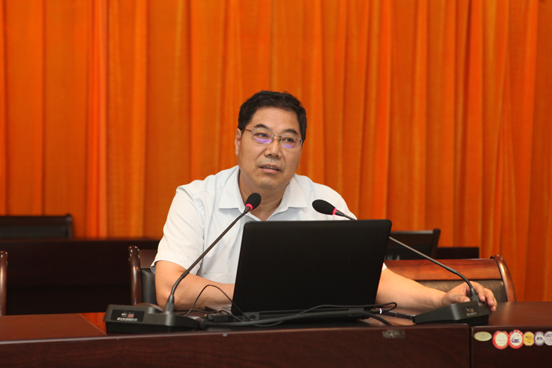 王晖书记作重要讲话_副本.jpg 王晖书记作重要讲话_副本.jpg