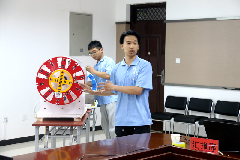 参赛项目汇报.JPG 参赛项目汇报.JPG