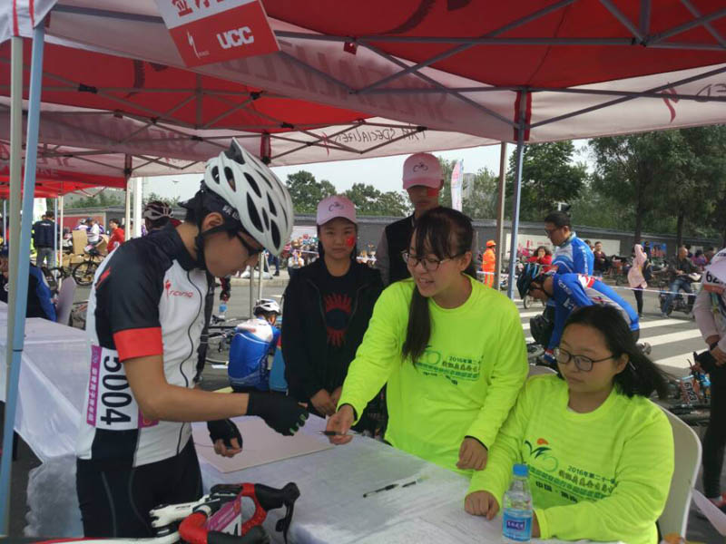 志愿者服务现场.jpg 志愿者服务现场.jpg