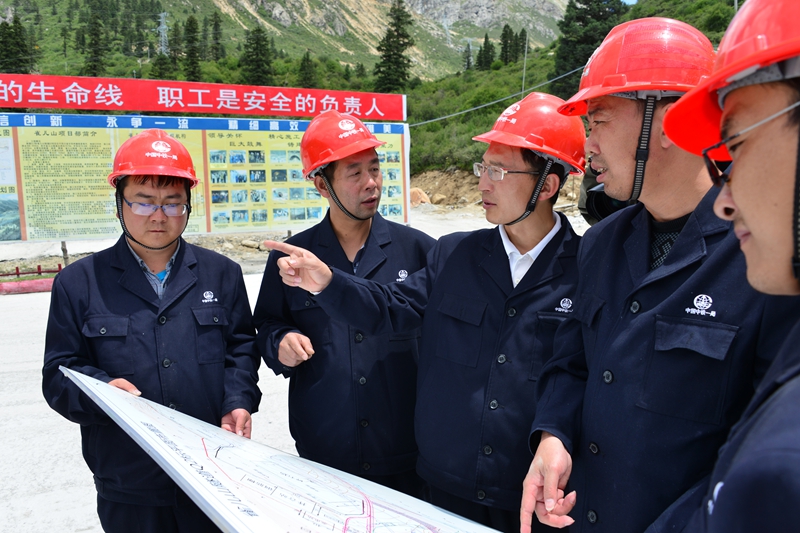 王刘勋工作照-6寸(备选1)_副本.jpg 王刘勋工作照-6寸(备选1)_副本.jpg