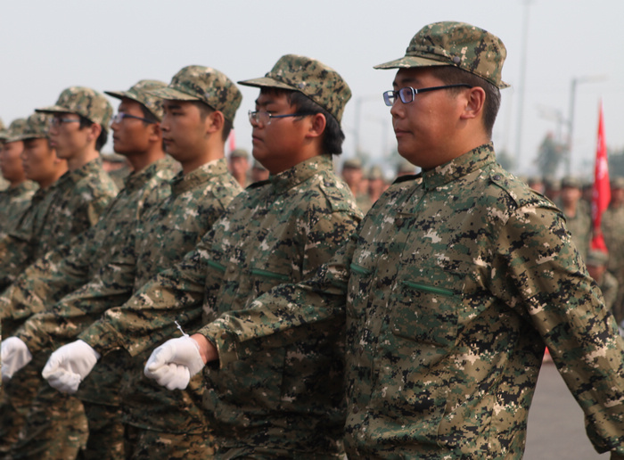 队列会操表演——齐步行进