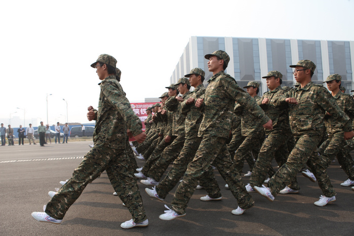 队列会操表演——齐步行进