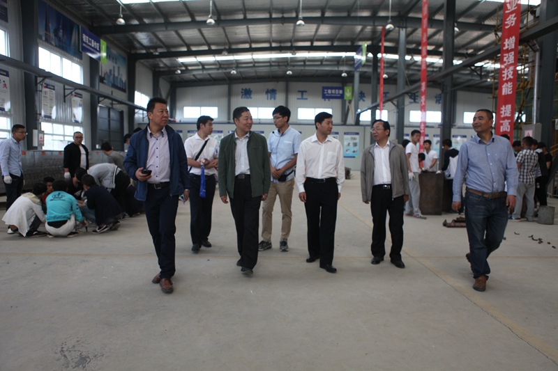 8 参观建筑实训基地.JPG