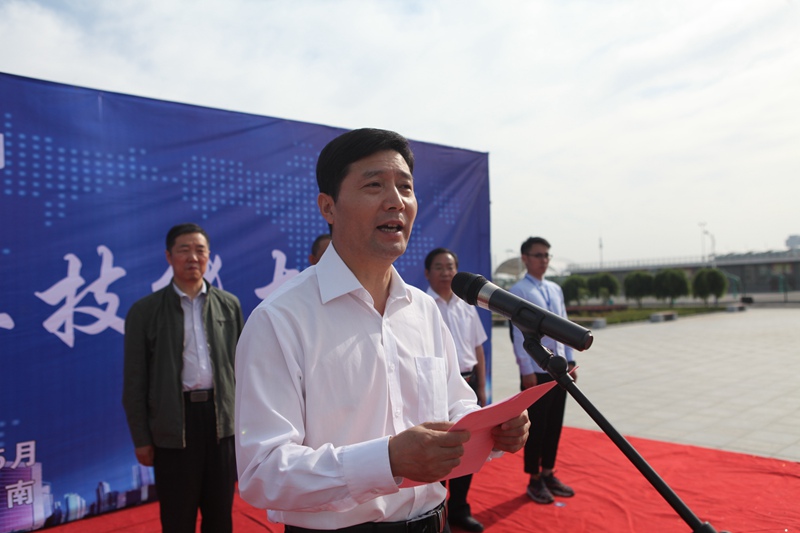 2 张宝强讲话.JPG