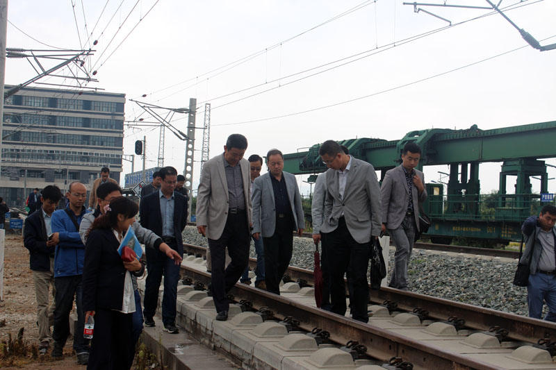 参观.jpg 参观.jpg